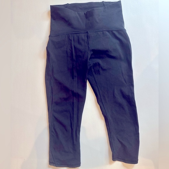 Lululemon EUC Swift speed luxtreme black crop tight, sheer leg cutout, midrise,2 - Picture 6 of 6